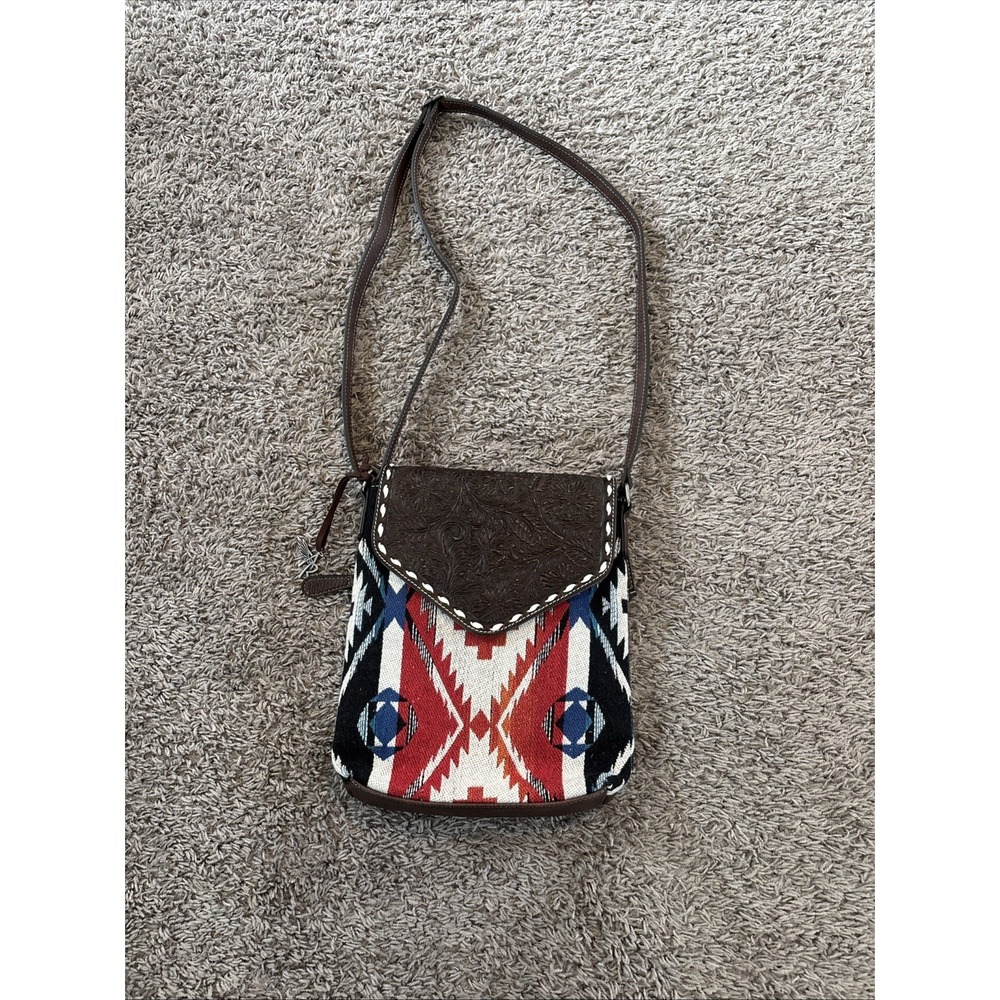 ANGEL RANCH CONCEAL CARRY CROSSBODY BAG FRINGE AZTEC MULTICOLORED